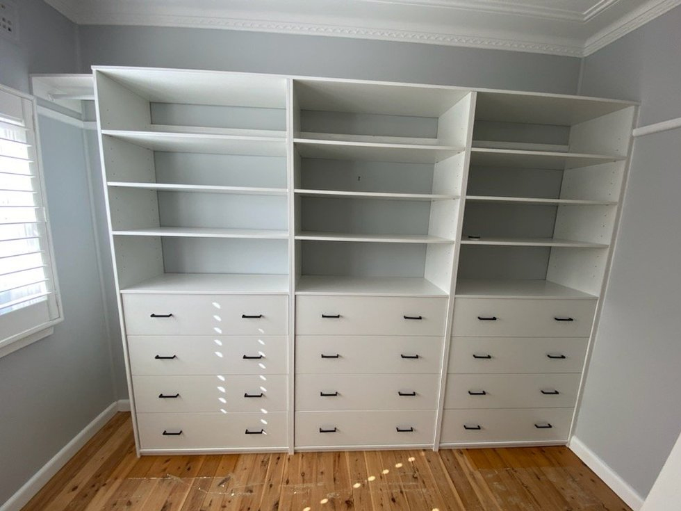 Walk in Wardrobe in White Melamine